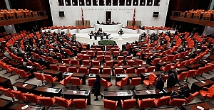'T.C. İbaresi Yeniden Getirilsin' Önergesinde, MHP ve HDP Çekimser Oy Kullandı
